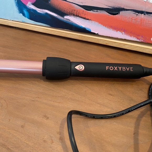 Foxybae curling wand - Good as new - Picture 3 of 3